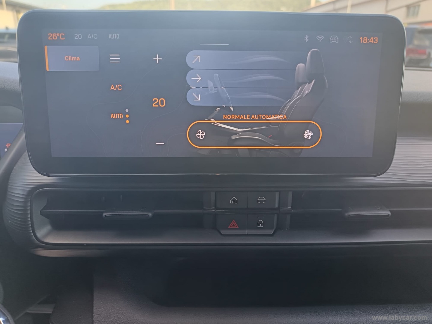 Jeep Avenger 1.2 Turbo Altitude - Immagine 22