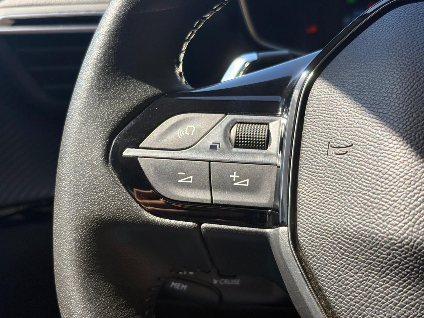Peugeot 208 Hybrid 110 e-DCS6 Allure - Immagine 22