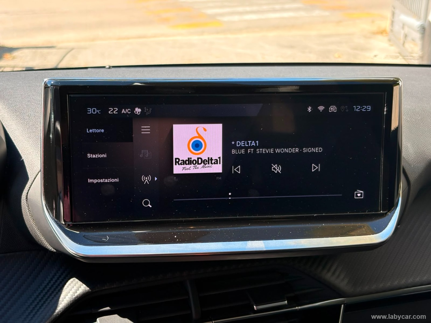 Peugeot 208 Hybrid 110 e-DCS6 Allure - Immagine 22