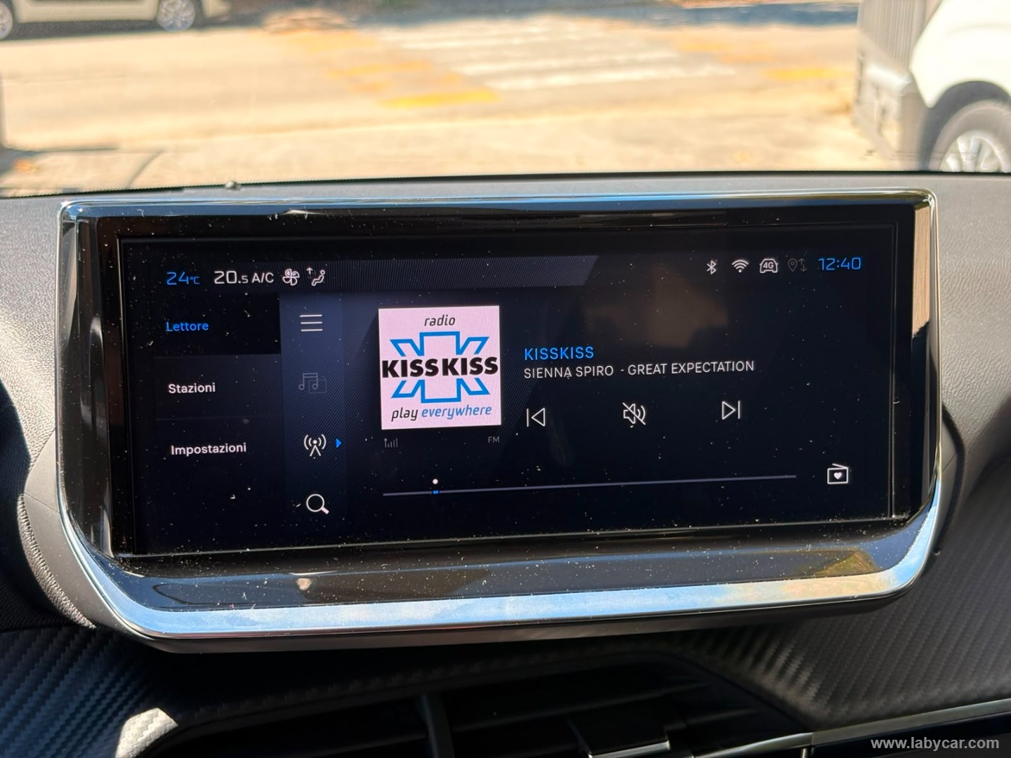 Peugeot 208 Hybrid 110 e-DCS6 Allure - Immagine 22