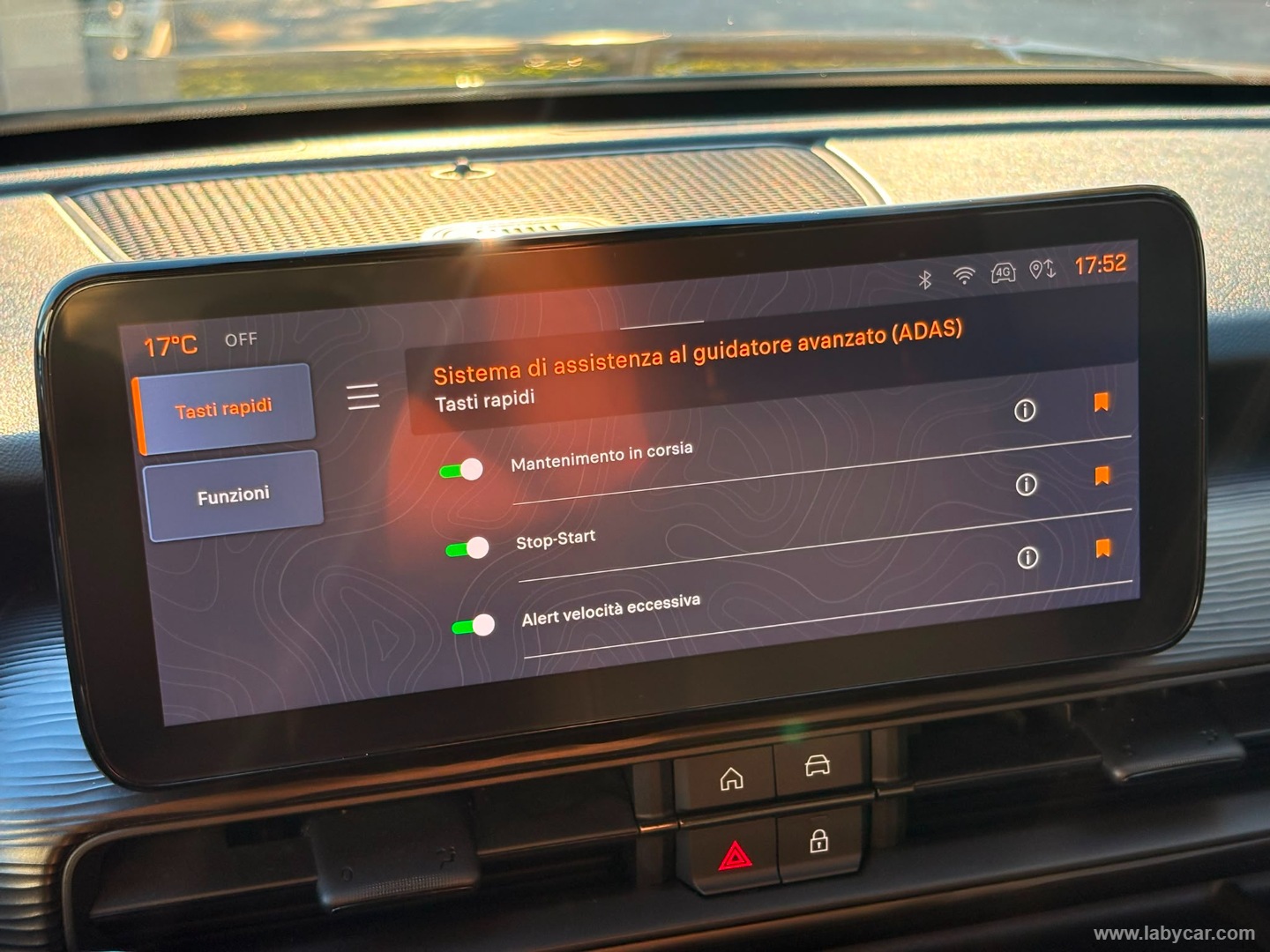 Jeep Avenger 1.2 Turbo Altitude - Immagine 22