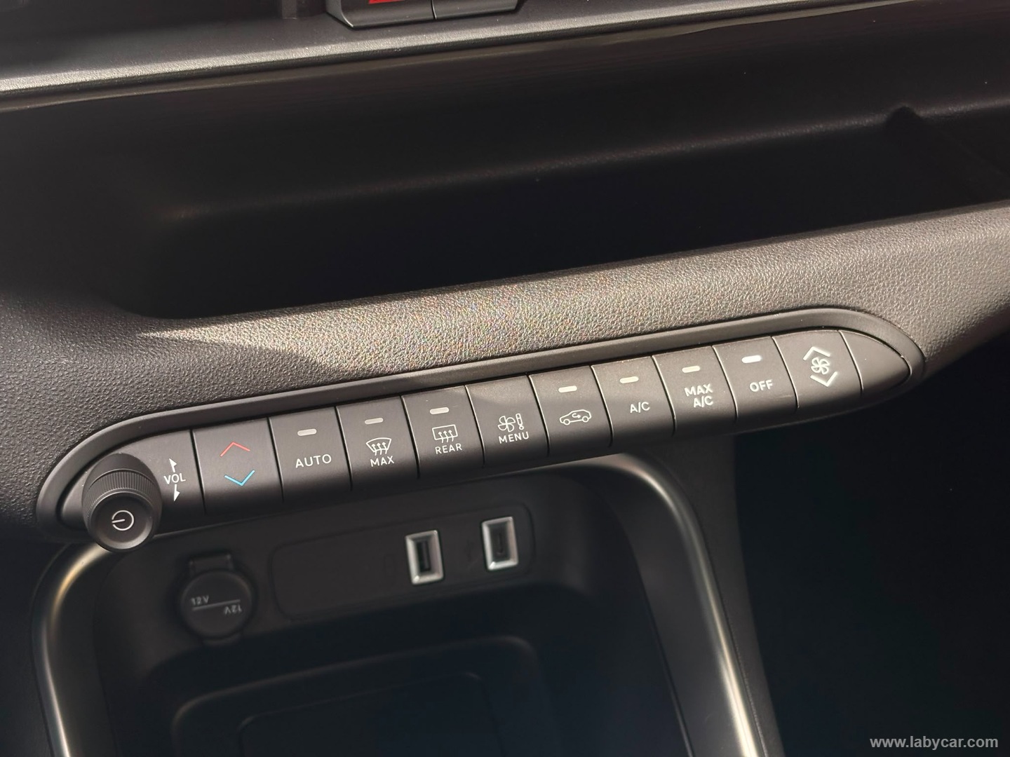 Jeep Avenger 1.2 Turbo Altitude - Immagine 22