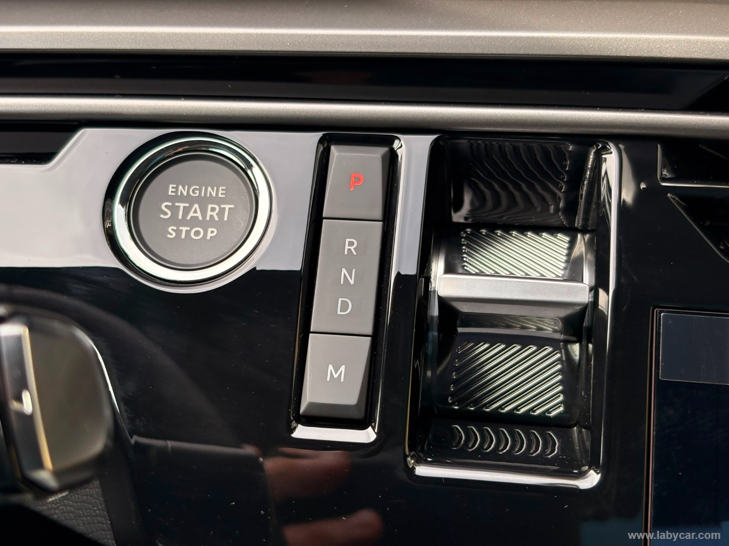 Peugeot 3008 Hybrid 145 e-DCS6 GT - Immagine 22