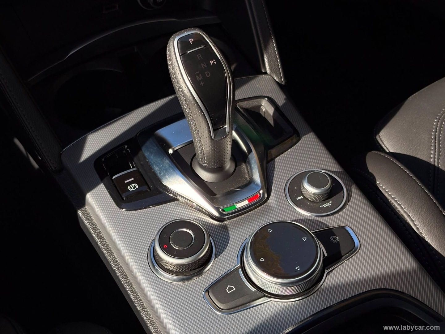 Alfa Romeo Stelvio 2.2 T.diesel 210CV AT8 Q4 Veloce - Immagine 22