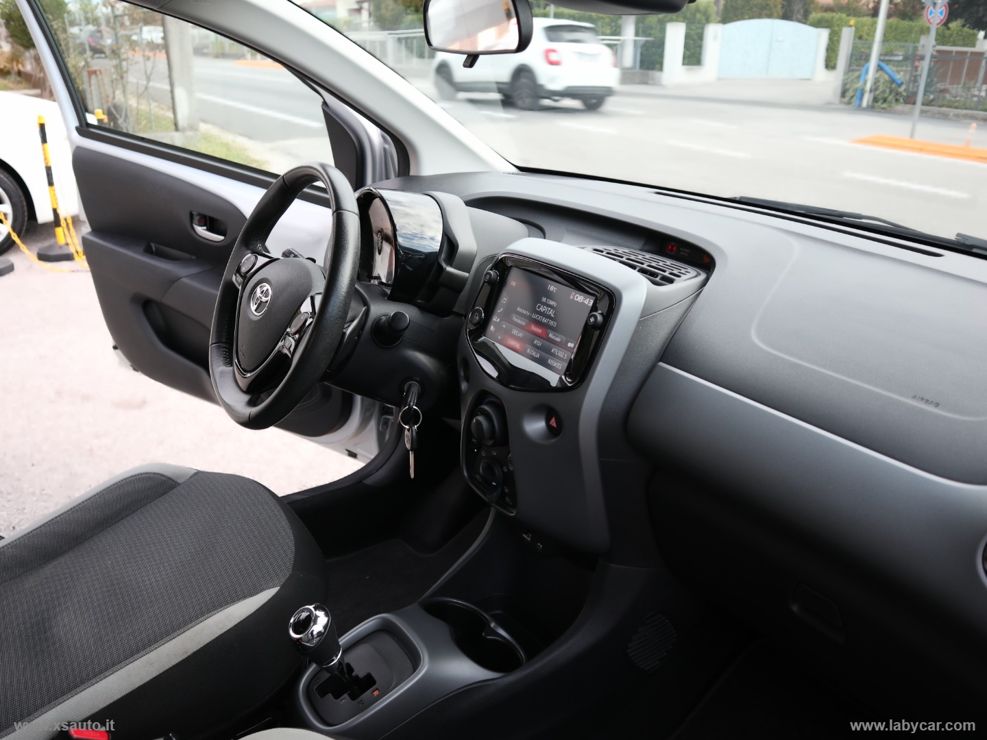Aygo Con. 1.0 VVT-i 72CV 5p.x-music MMT - immagine 22