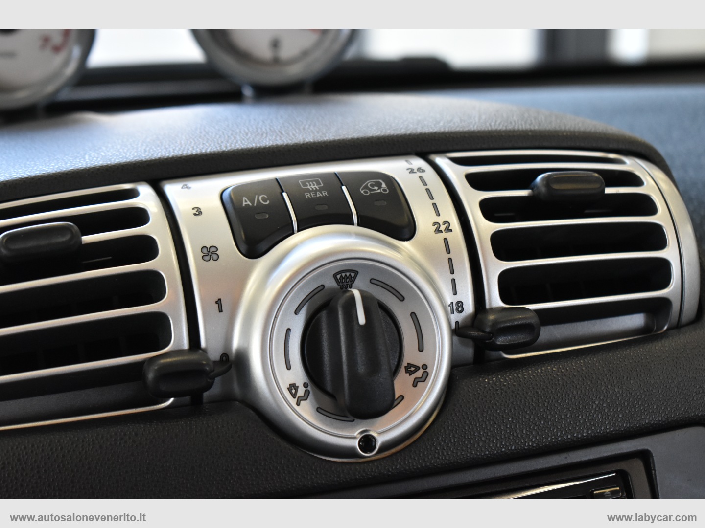 fortwo 1000 52 kW MHD coupé passion - immagine 22