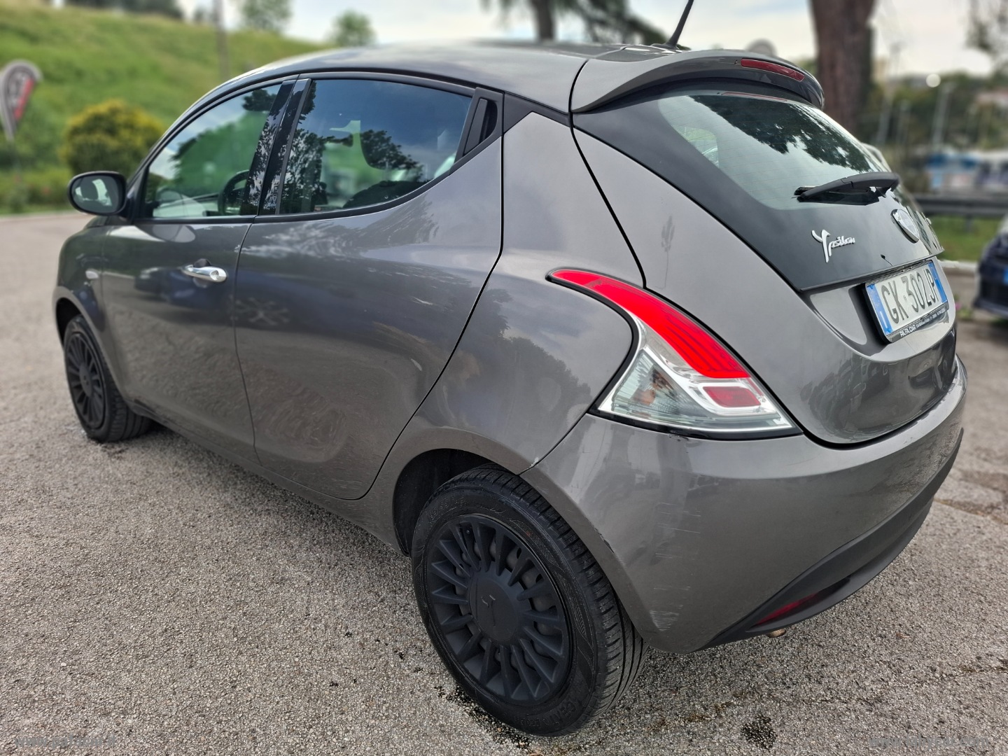 Ypsilon 1.0 FireFly 5p.S&S Hybrid Silver - immagine 22