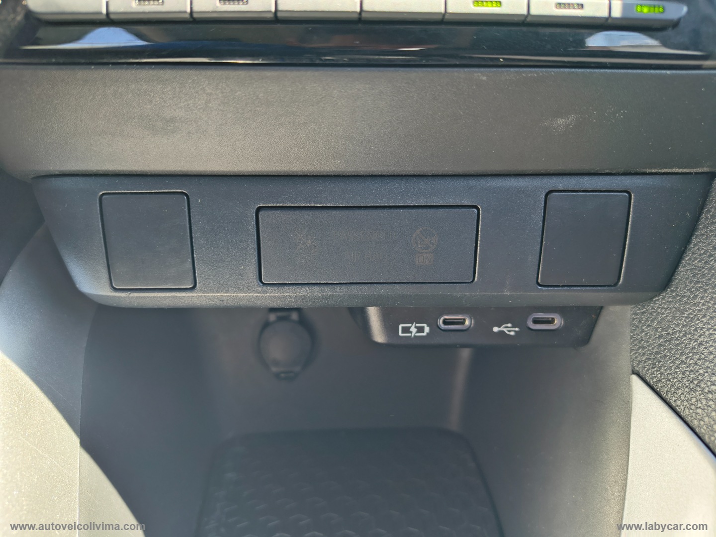 Yaris 1.5 Hybrid 5p. Active - immagine 22