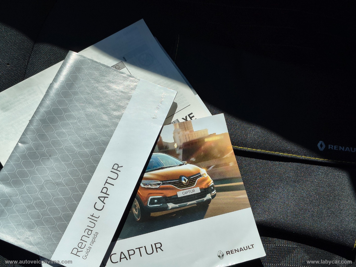 Captur TCe 12V 90 CV Business - immagine 22