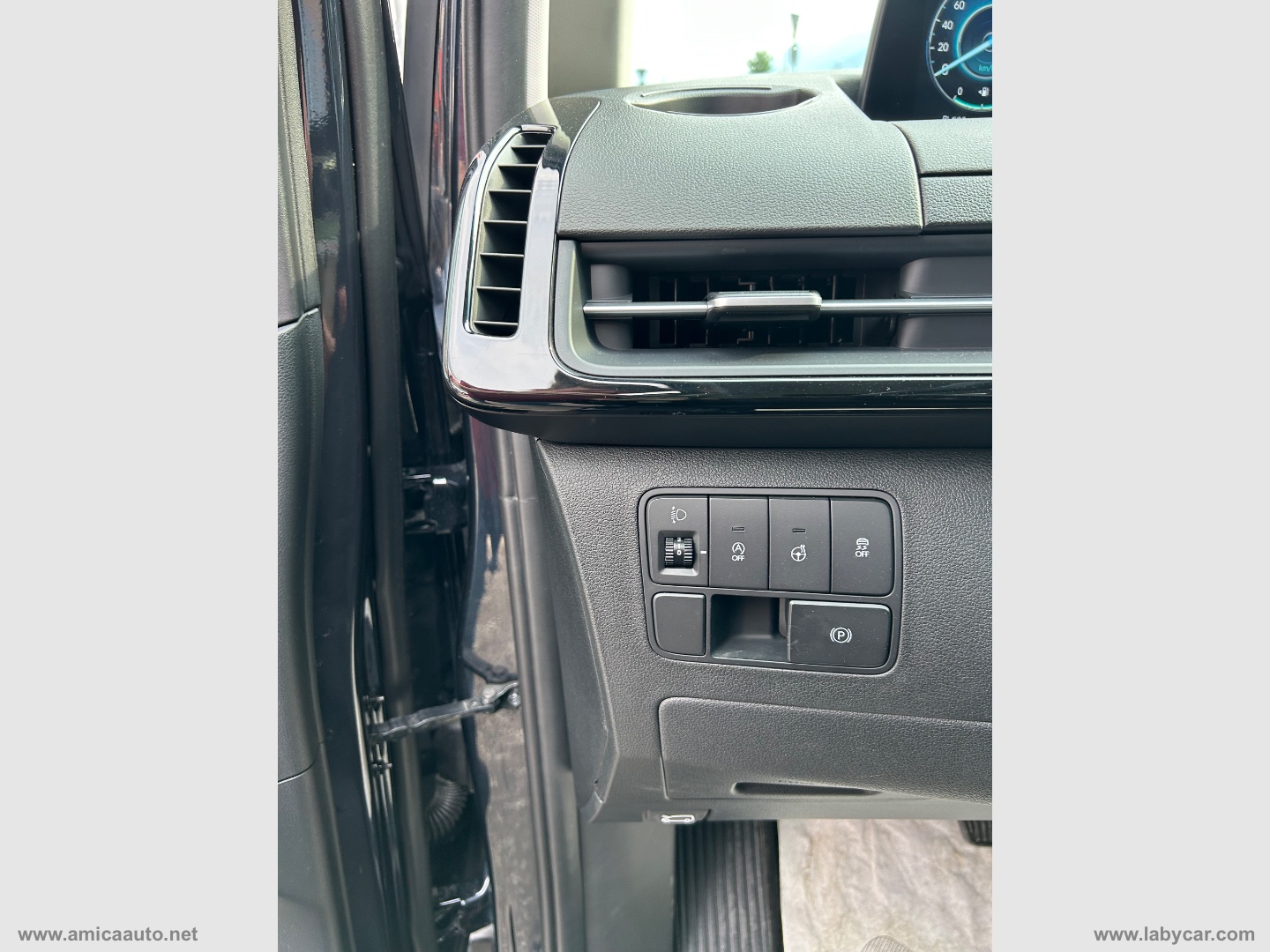 Staria 2.2 AT 2WD 9 posti Wagon DIESEL - immagine 22