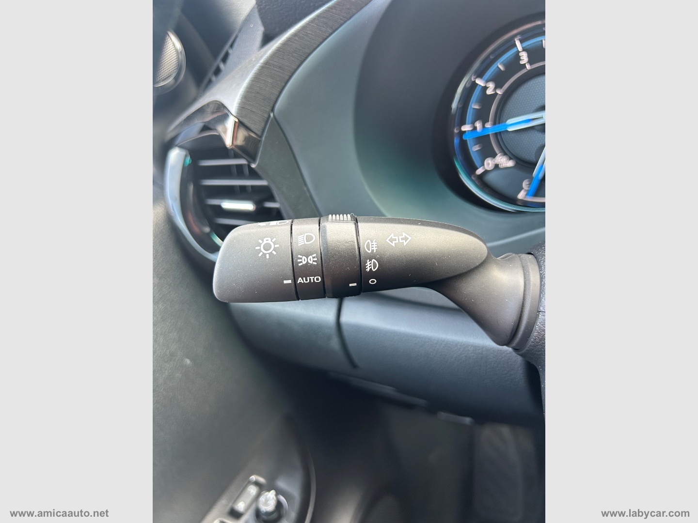 Hilux 2.8 D-4D 48V A/T 4WD DC Invincible - immagine 22