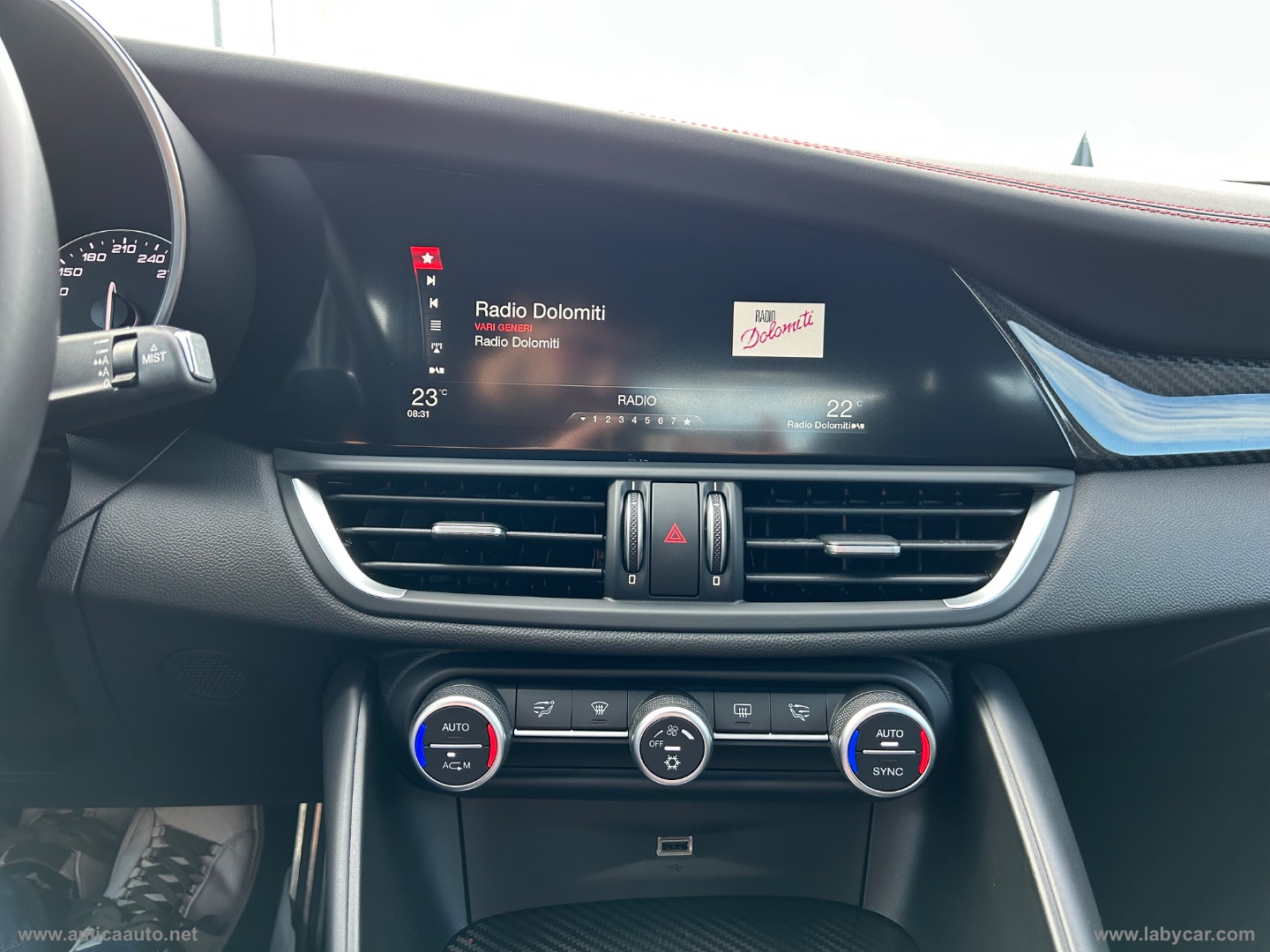 Giulia 2.9 T V6 Quadrifoglio CAMBIO MANUALE - UNICO PROPRIETARIO - immagine 22