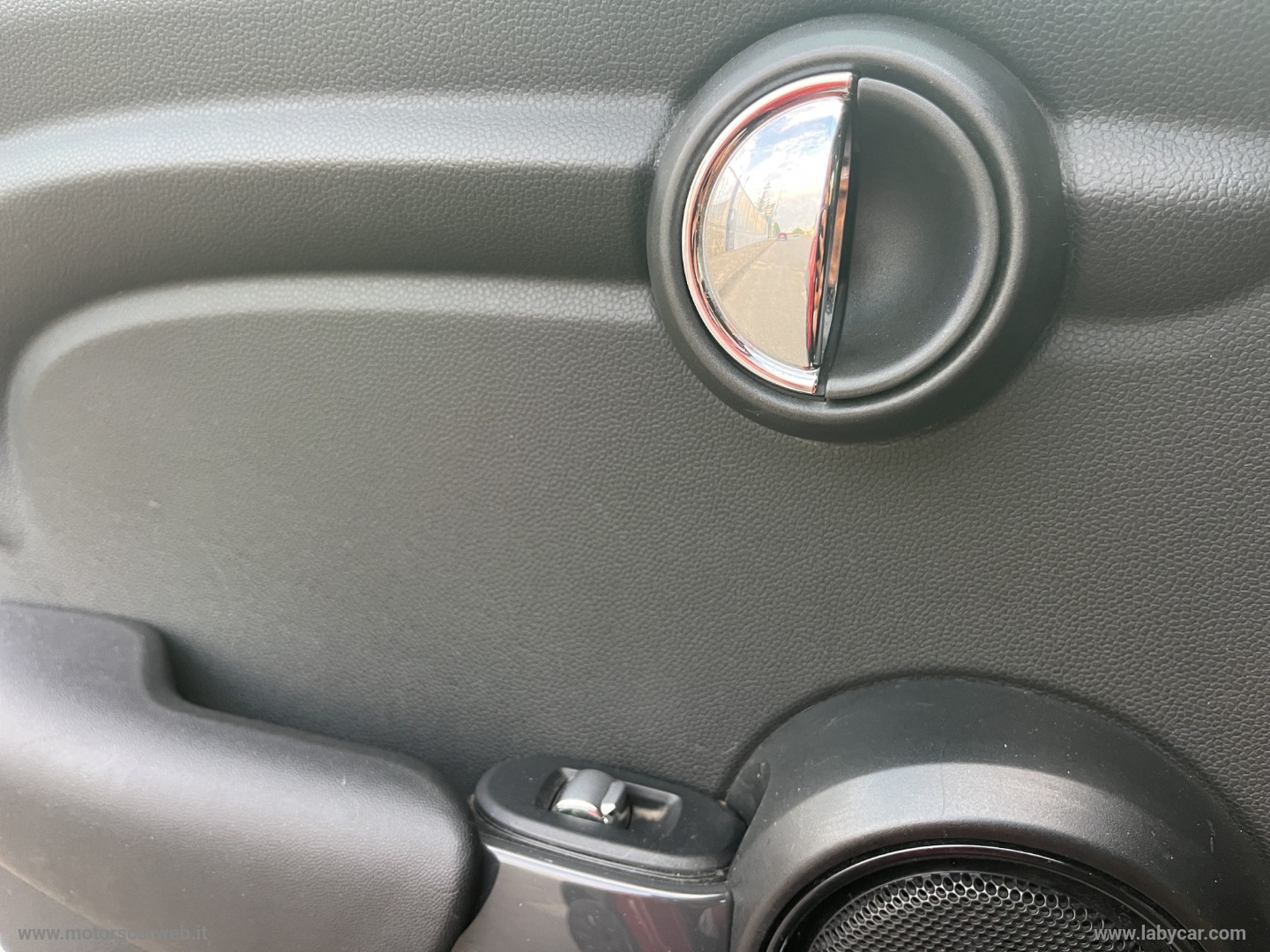 Mini Cooper D 5 porte - immagine 22