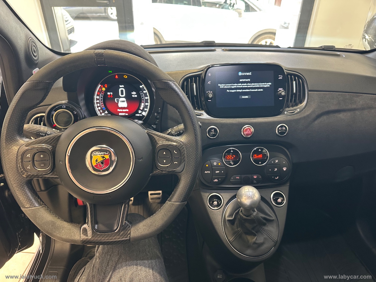 695 1.4 Turbo T-Jet 180 CV 75 Anniv. SOLO 1368 ESEMPLARI - immagine 22
