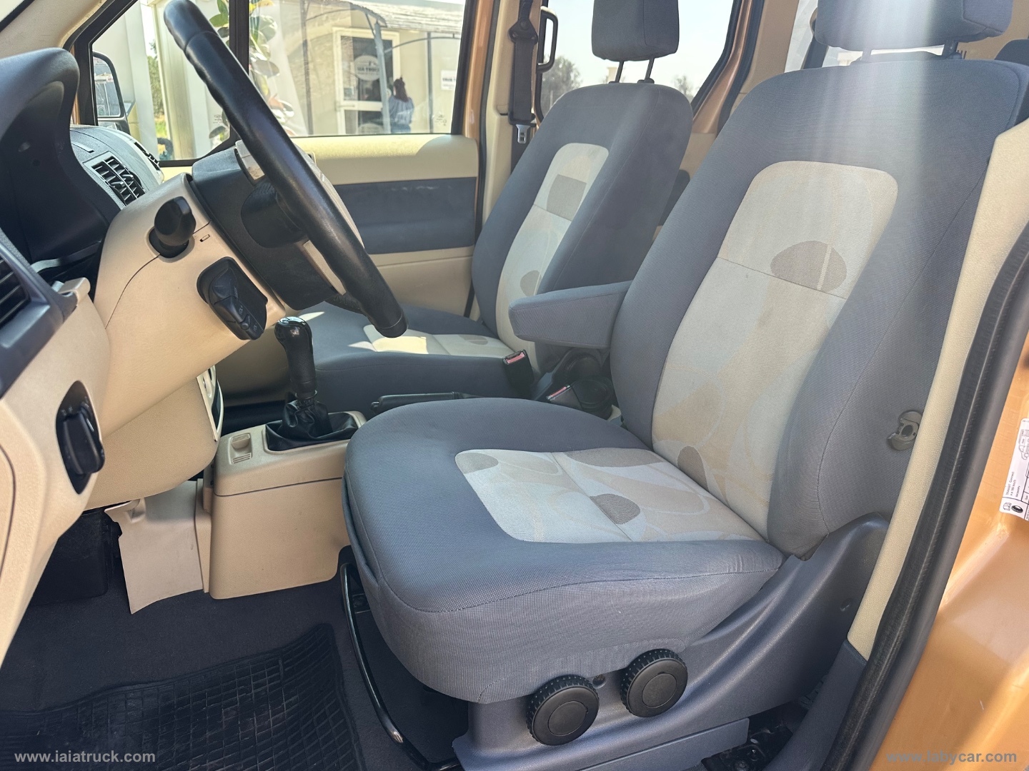 Tourneo CONNECT 200S 1.8 TDCi/110CV 5 POSTI - immagine 22