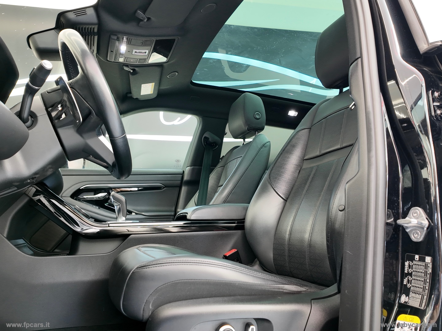 RR Evoque 2.0D I4 204 CV AWD Aut R-D.HSE - immagine 22