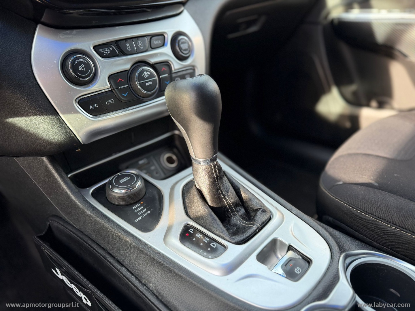 Cherokee 2.2 Mjt II 185CV 4WD AD.I Long. - immagine 22