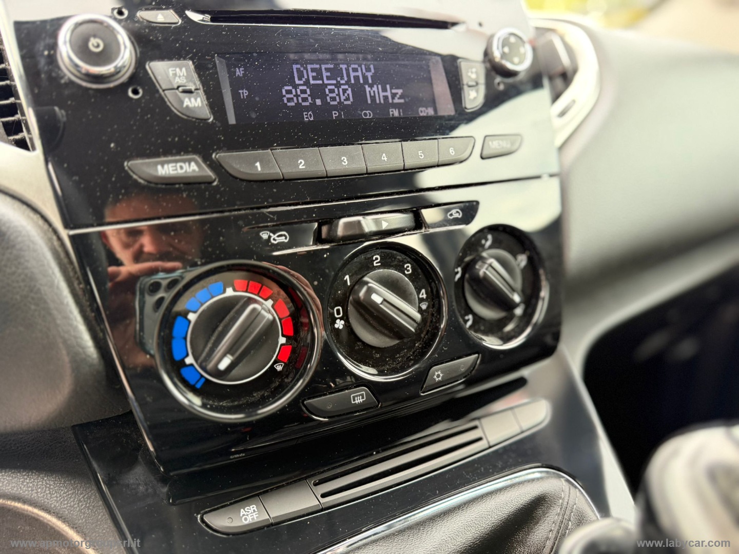Ypsilon 0.9 T.Air 85CV 5p. Met.Ec. Gold - immagine 22