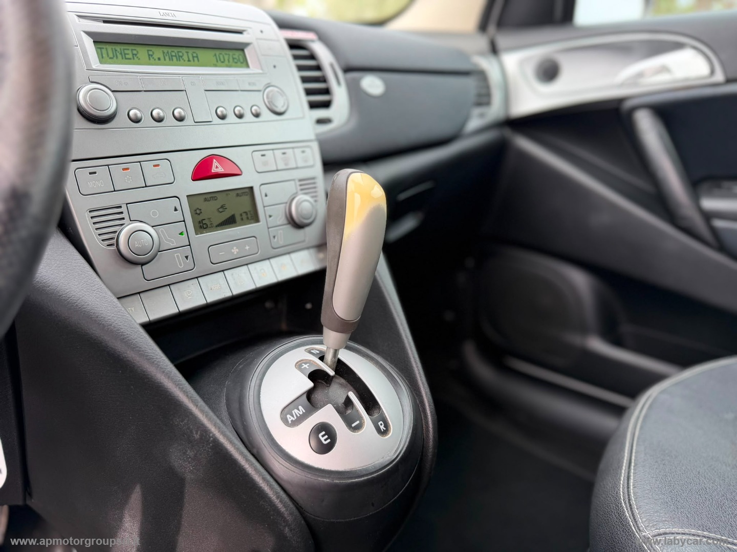 Ypsilon 1.4 16V Platino AUTOMATICA - immagine 22