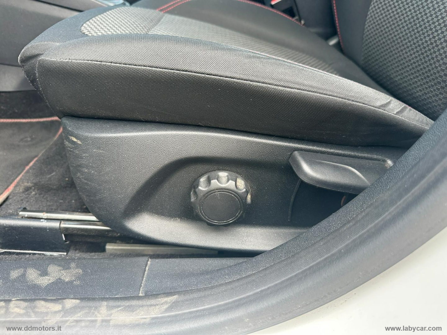 Fiesta 1.0 Ecob. Hybrid 125 5p. ST-Line *ST LINE* - immagine 22