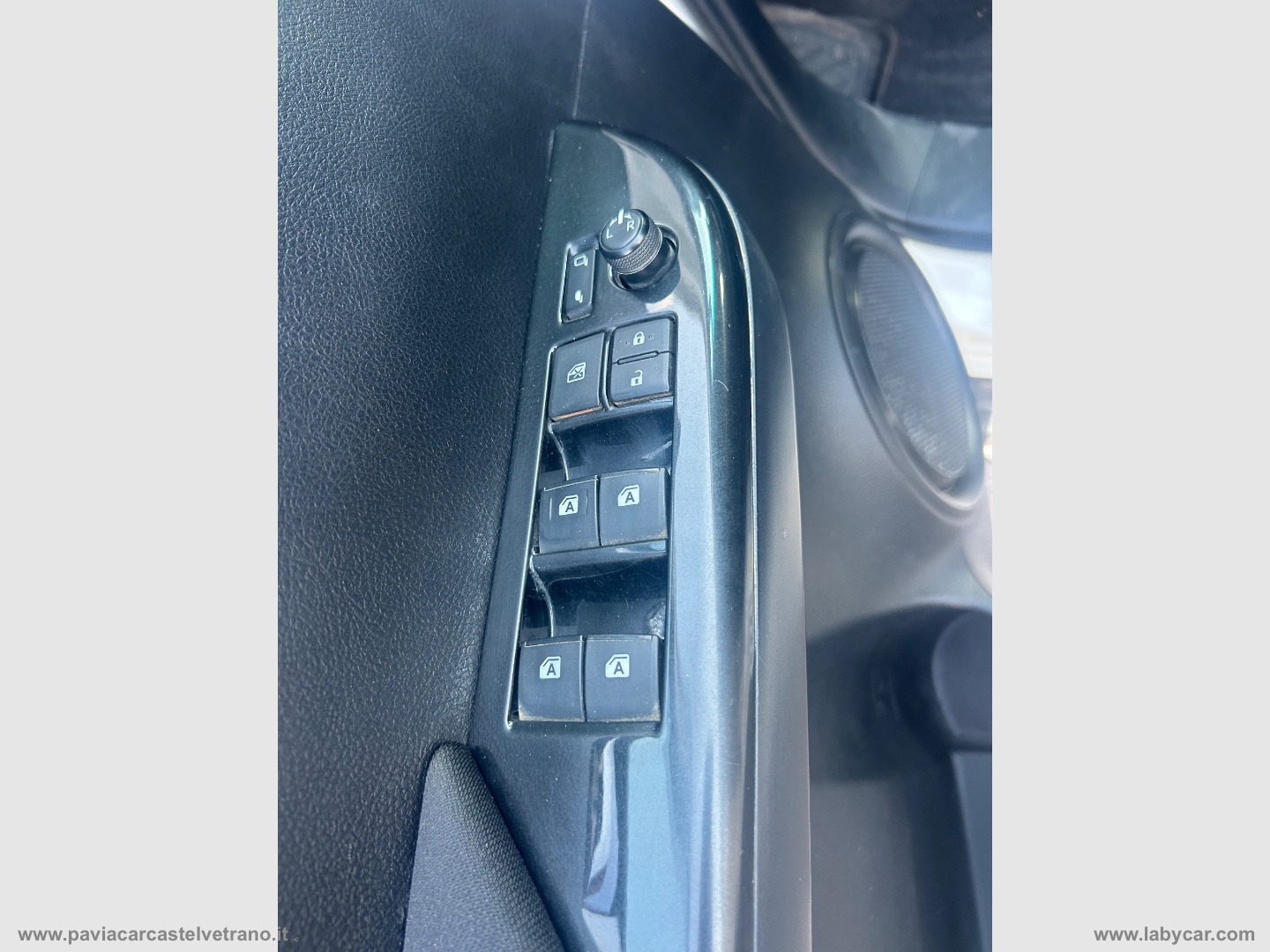 Hilux 2.4 D-4D 4WD 4p. DC Comfort - immagine 22