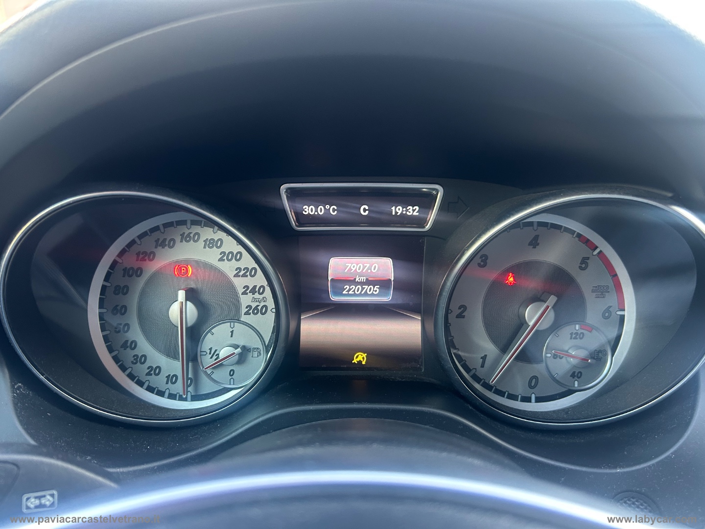 GLA 200 CDI AMG Premium - immagine 22