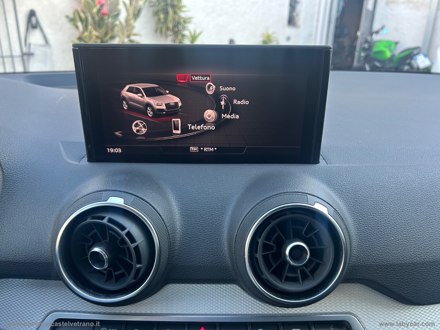 Q2 30 TDI S tronic Identity Black - immagine 22