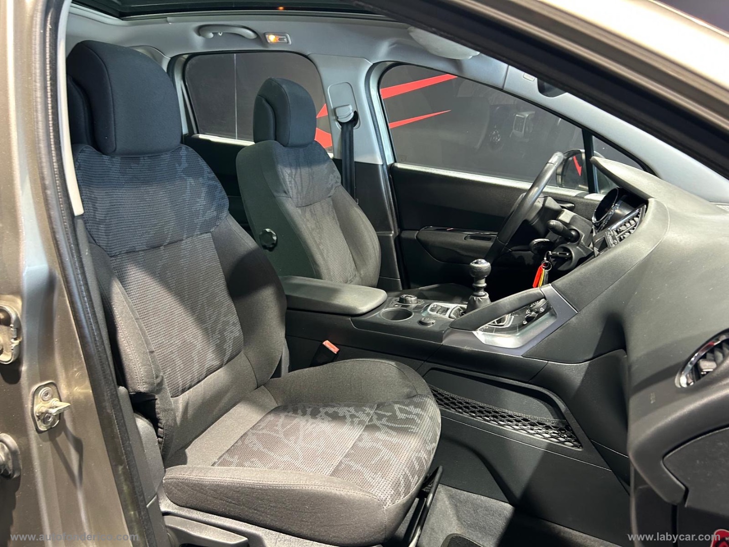 3008 1.6 HDi 112 CV Business - immagine 22