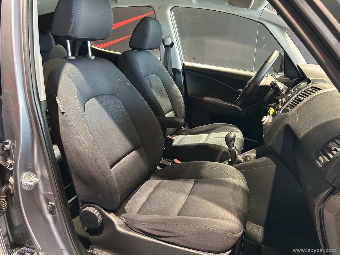 ix20 1.4 CRDI 90 CV Style - immagine 22