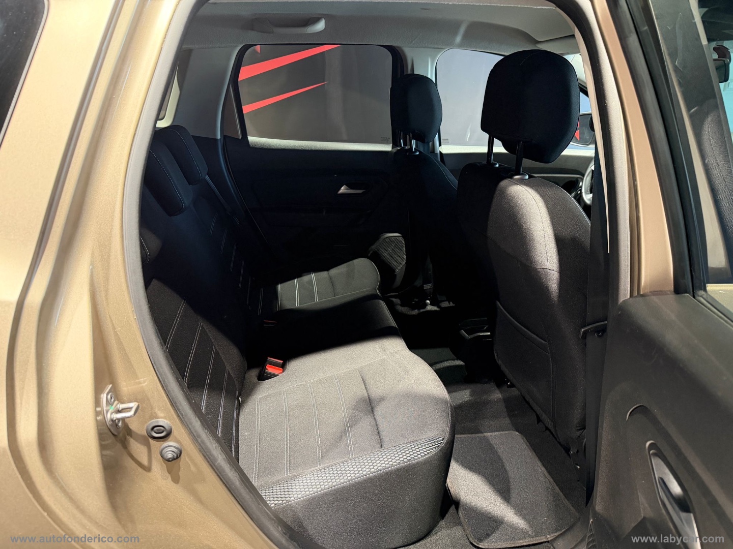 Duster 1.0 TCe 100 CV 4x2 Prestige - immagine 22