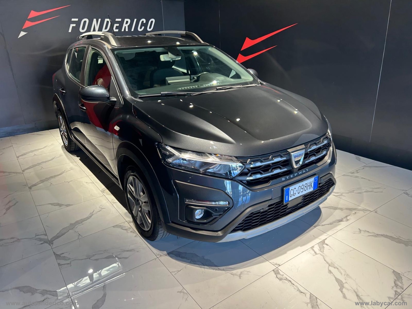 Sandero Stepway 1.0 TCe 90 CV Comfort - immagine 22