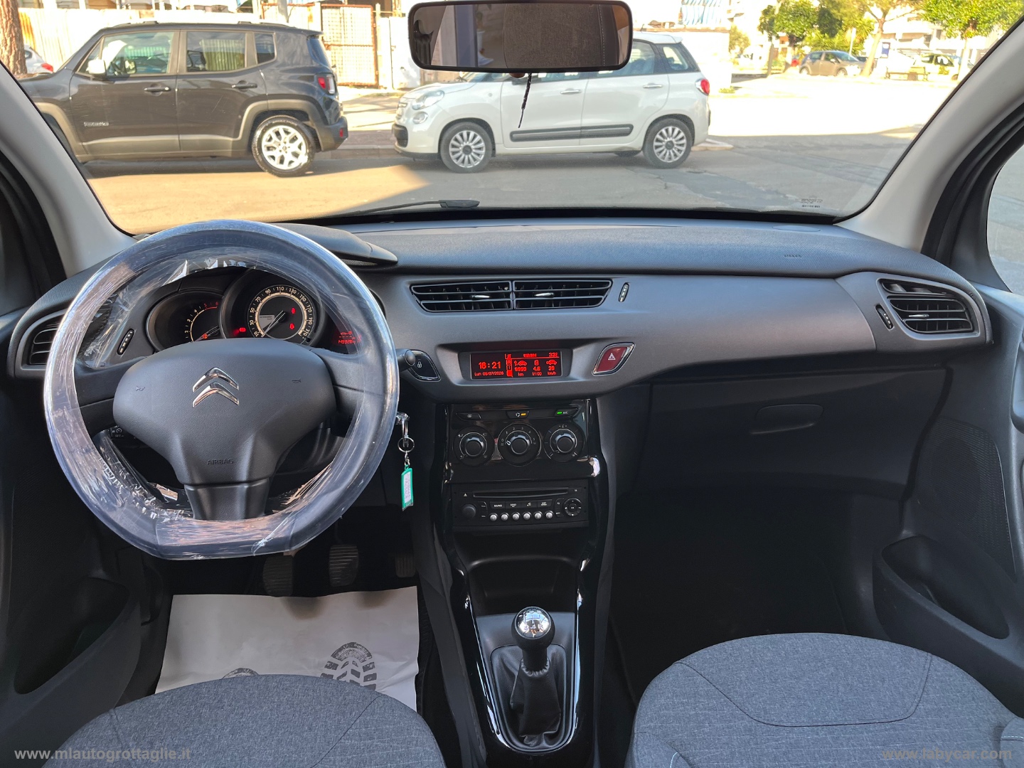 C3 BlueHDi 75 Exclusive - immagine 22