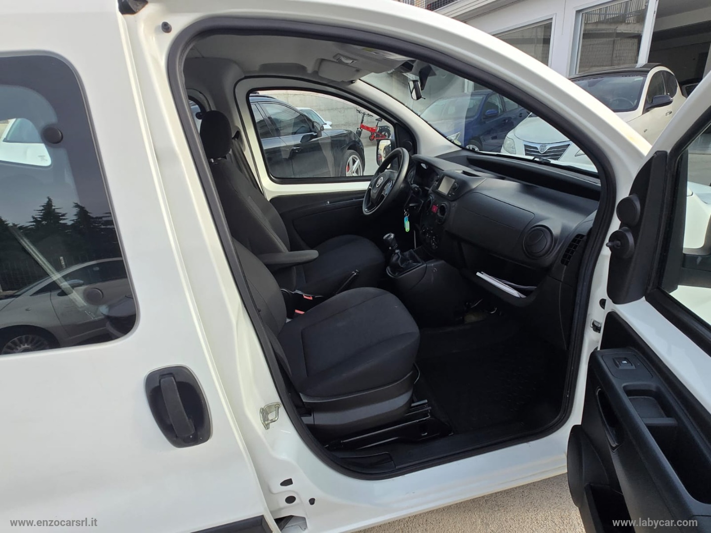 QUBO 1.4 8V 77 CV Lounge Natural Power UNIPROPRIETARIO - immagine 22