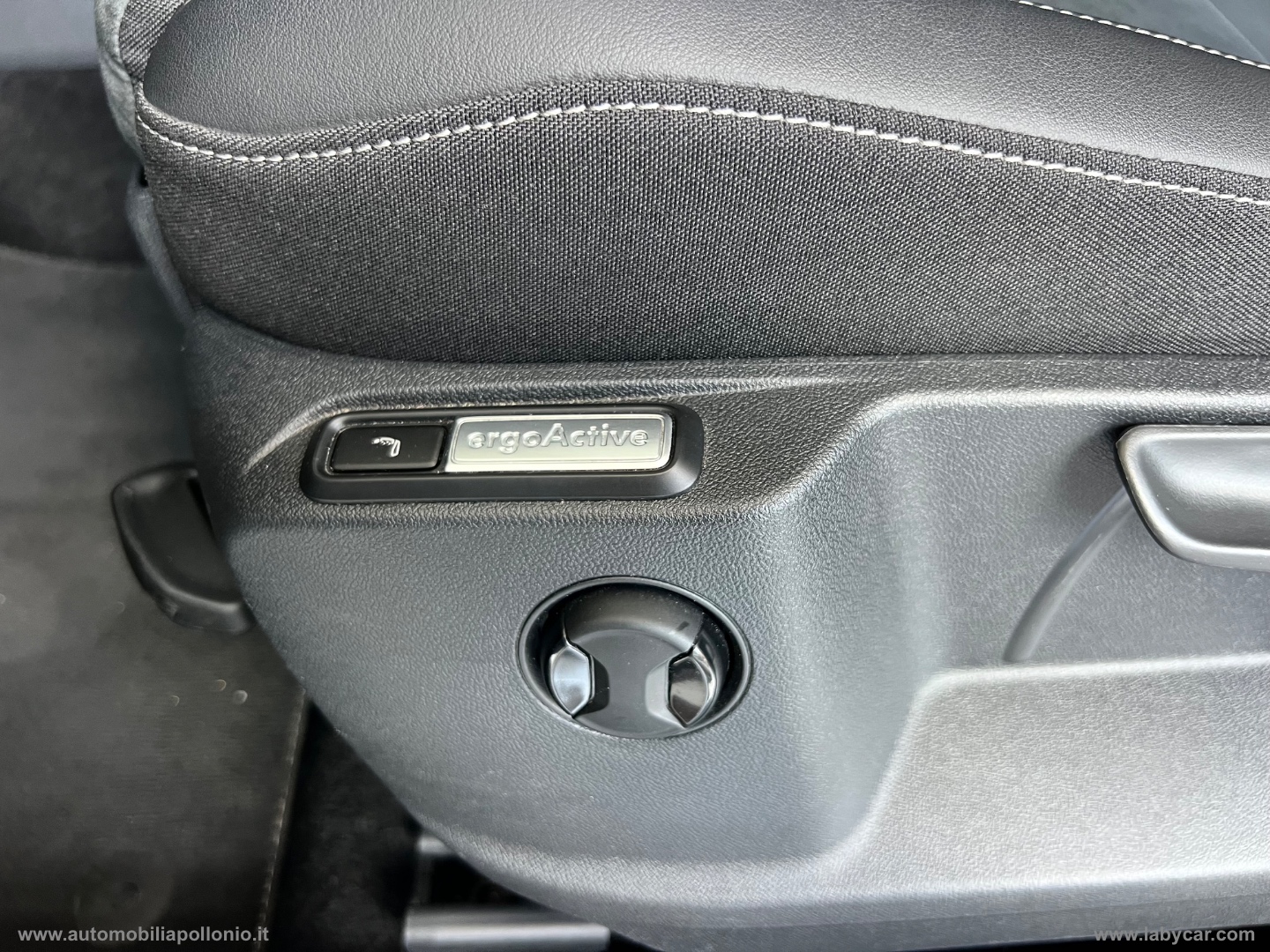 T-Roc 2.0 TDI SCR 150 CV DSG R-Line - immagine 22