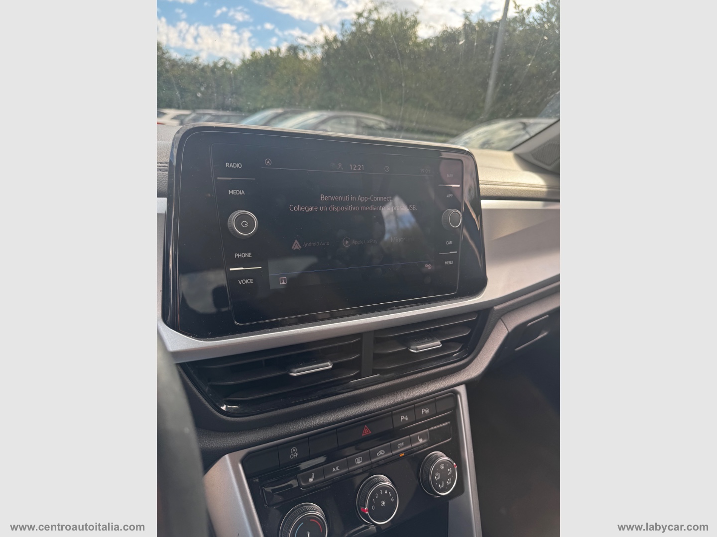 T-Roc 1.5 TSI ACT DSG Business BMT - immagine 22