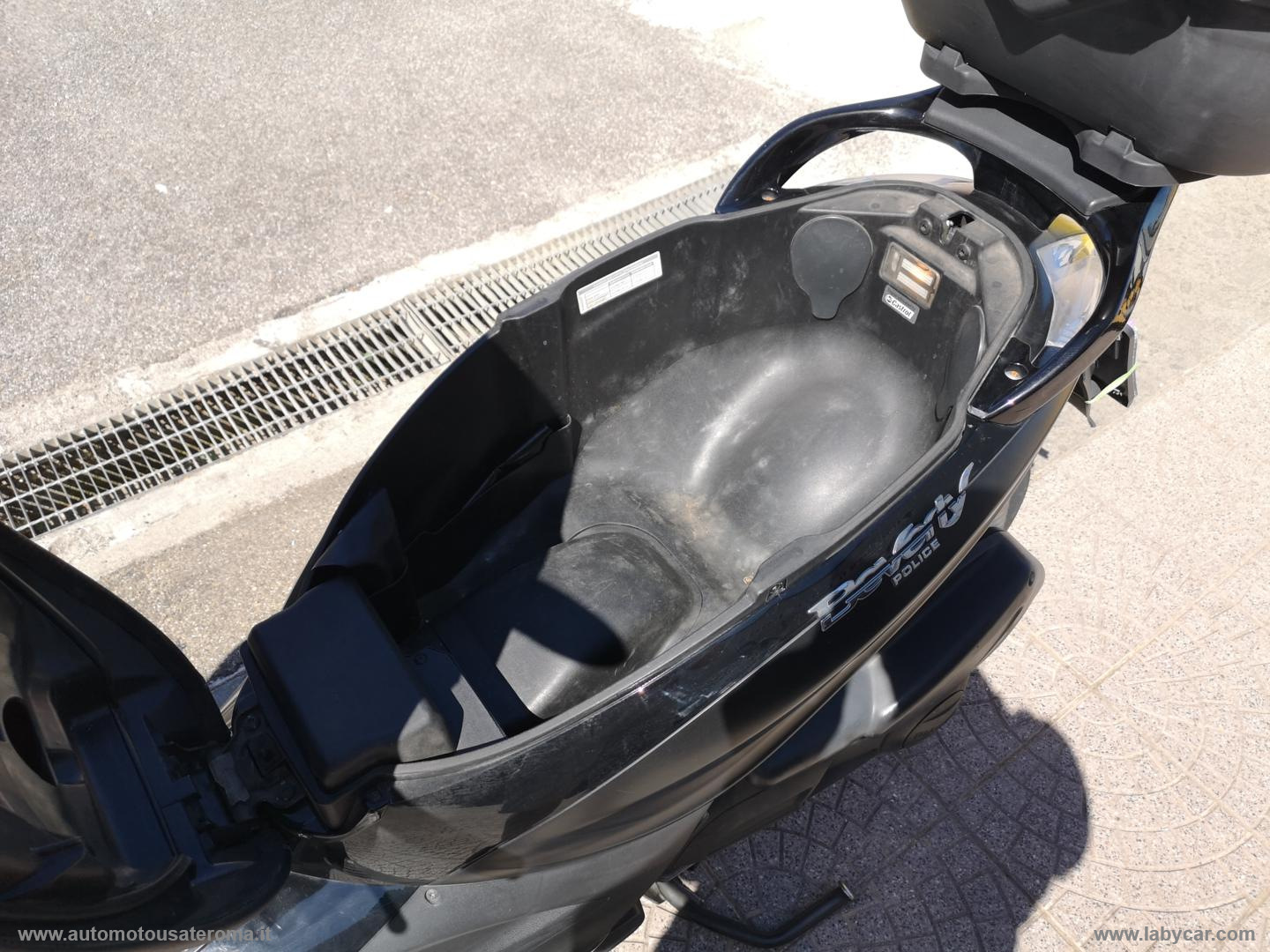 Beverly 300 I.E. POLICE ABS ASR RATE AUTO MOTO SCOOTER - immagine 22