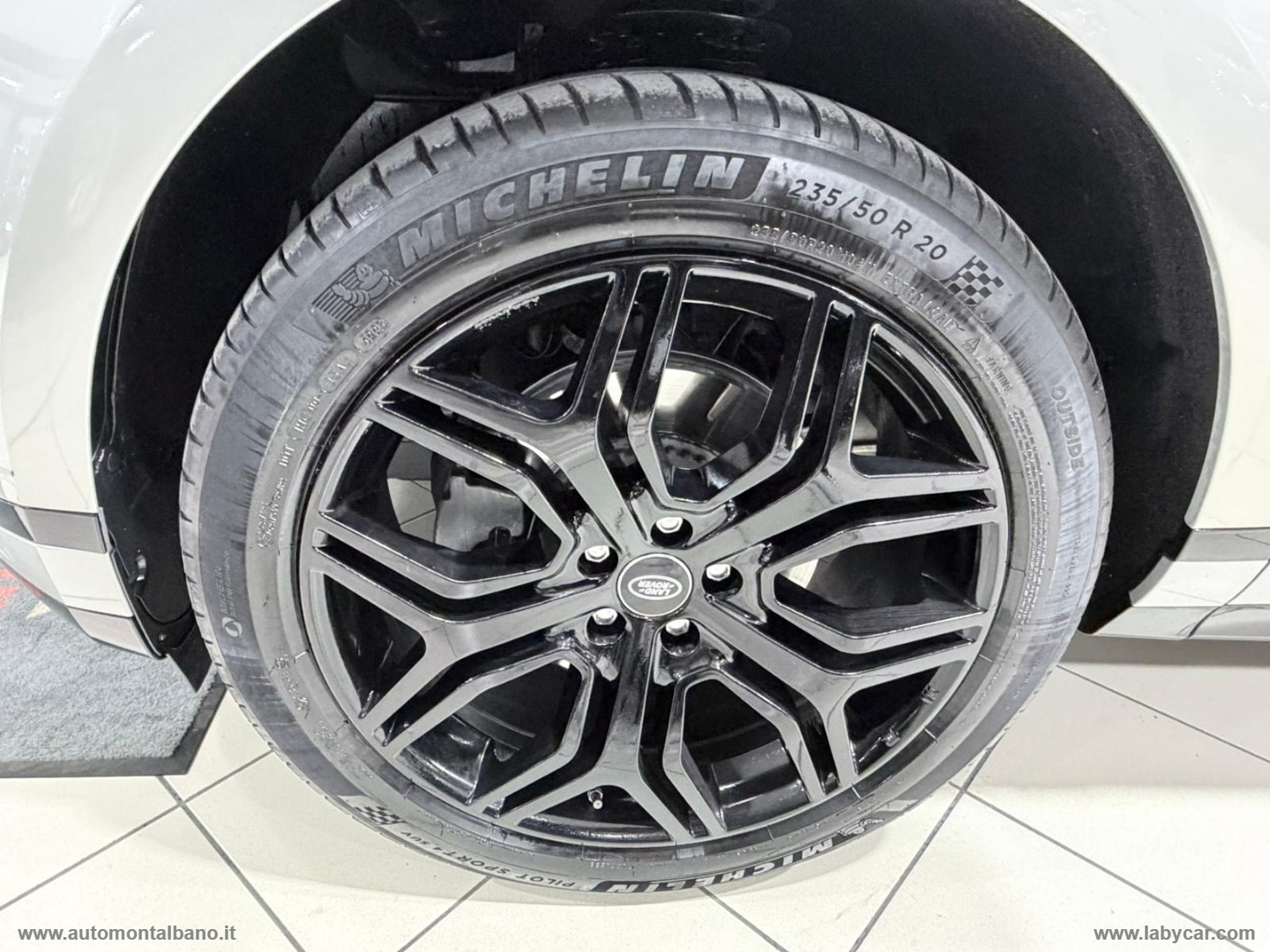 RR Evoque 2.0D L.Flw 150 AWD R-Dyn.HSE - immagine 22