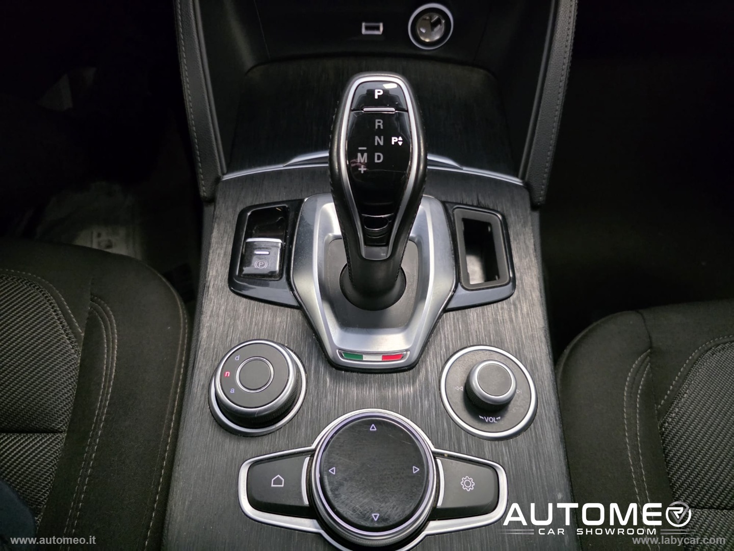 Stelvio 2.2 T.diesel 190 CV AT8 Q4 Bus. UNICO PROPRIETARIO - immagine 22