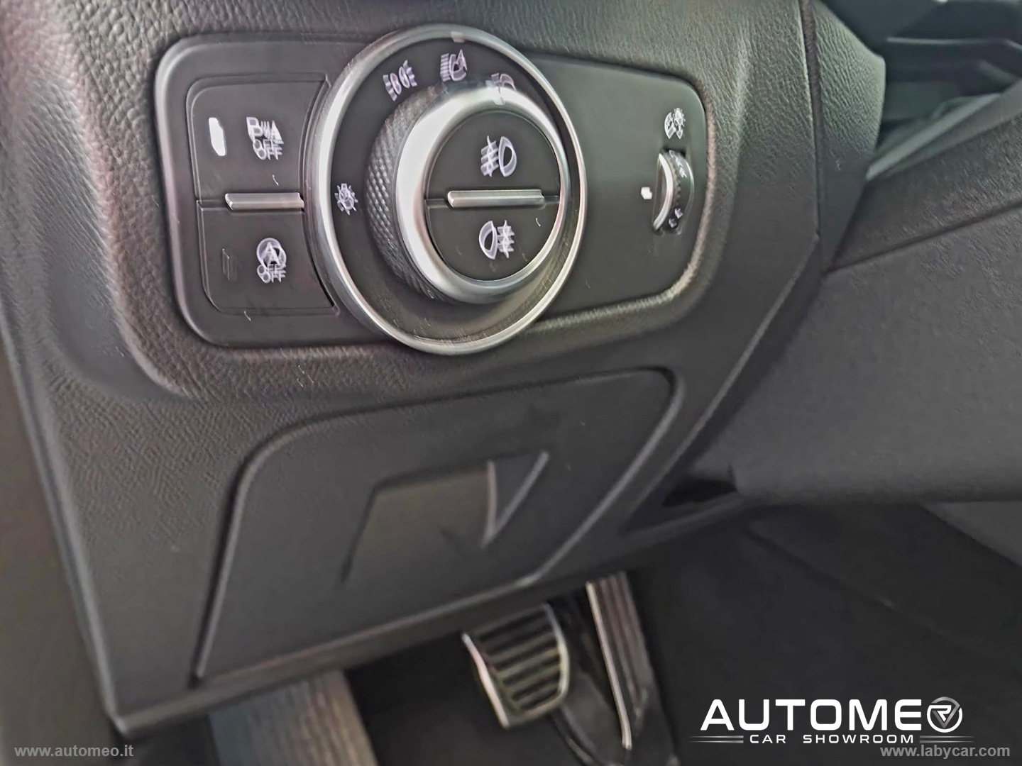 Stelvio 2.2 T.diesel 190 CV AT8 Q4 Bus. - immagine 22