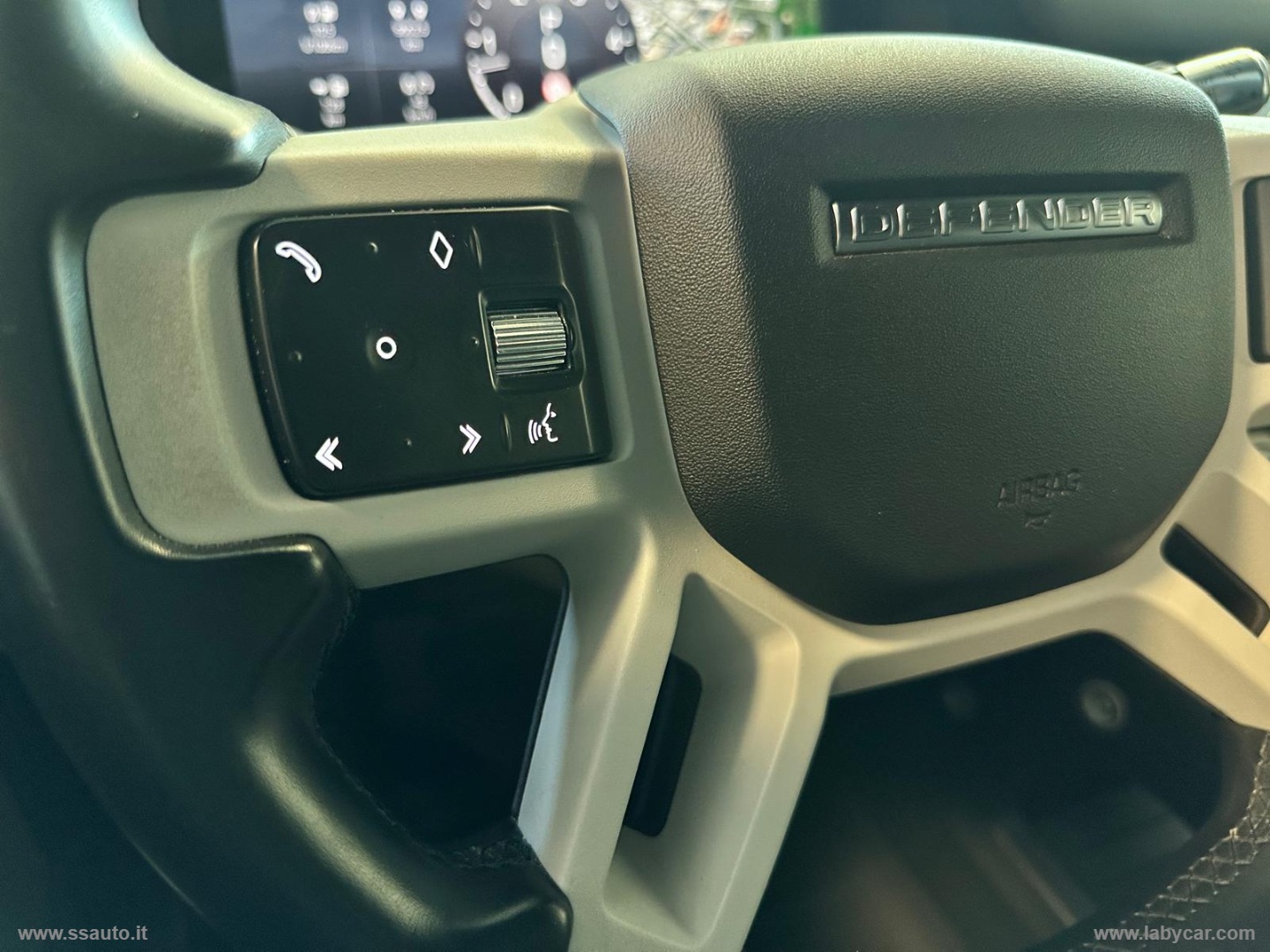 Defender 110 3.0D I6 250 CV X-Dynam. HSE - immagine 22
