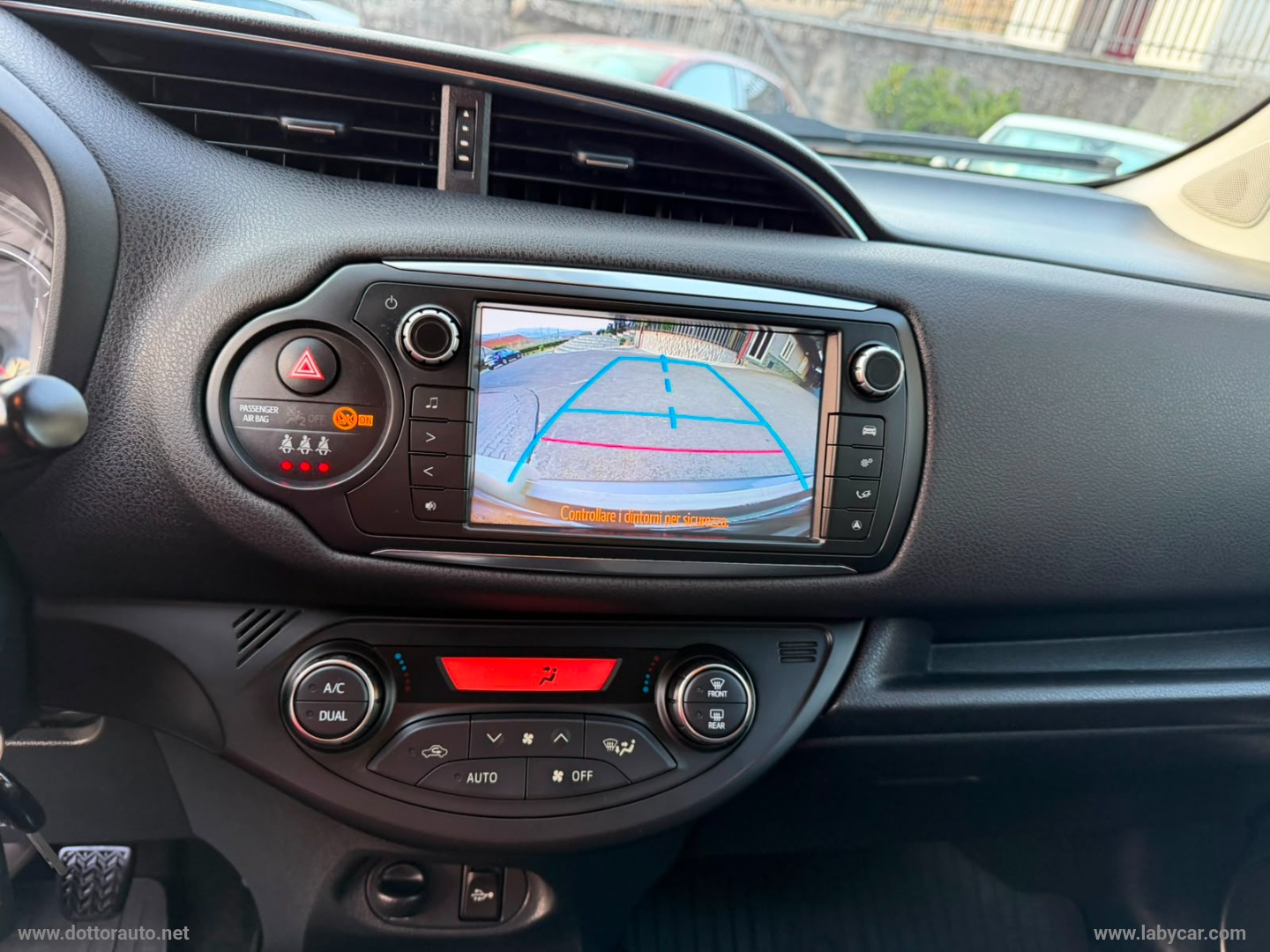 Yaris 1.4 D-4D 5p. Lounge - immagine 22