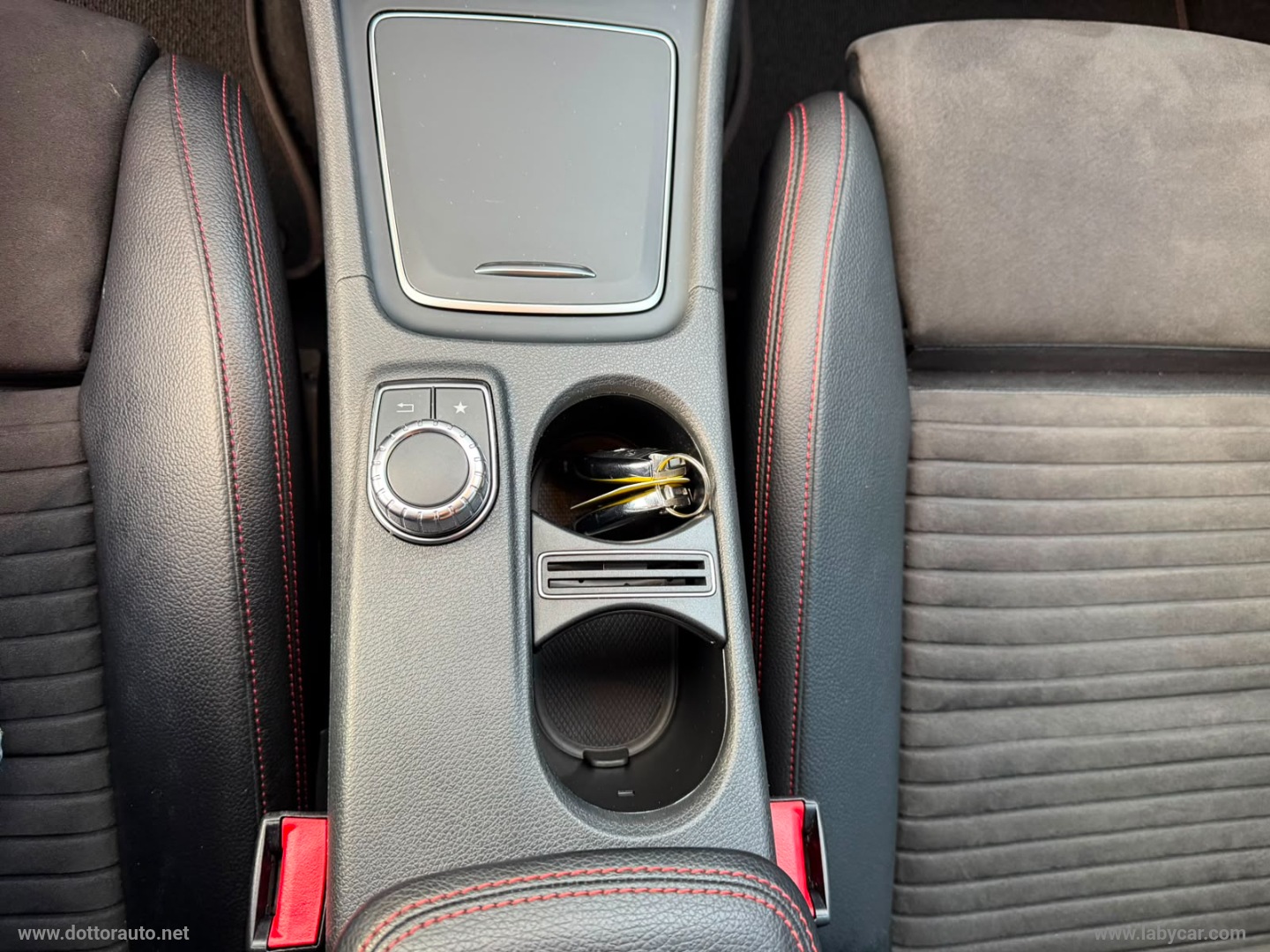 GLA 200 d Automatic 4Matic Premium - immagine 22