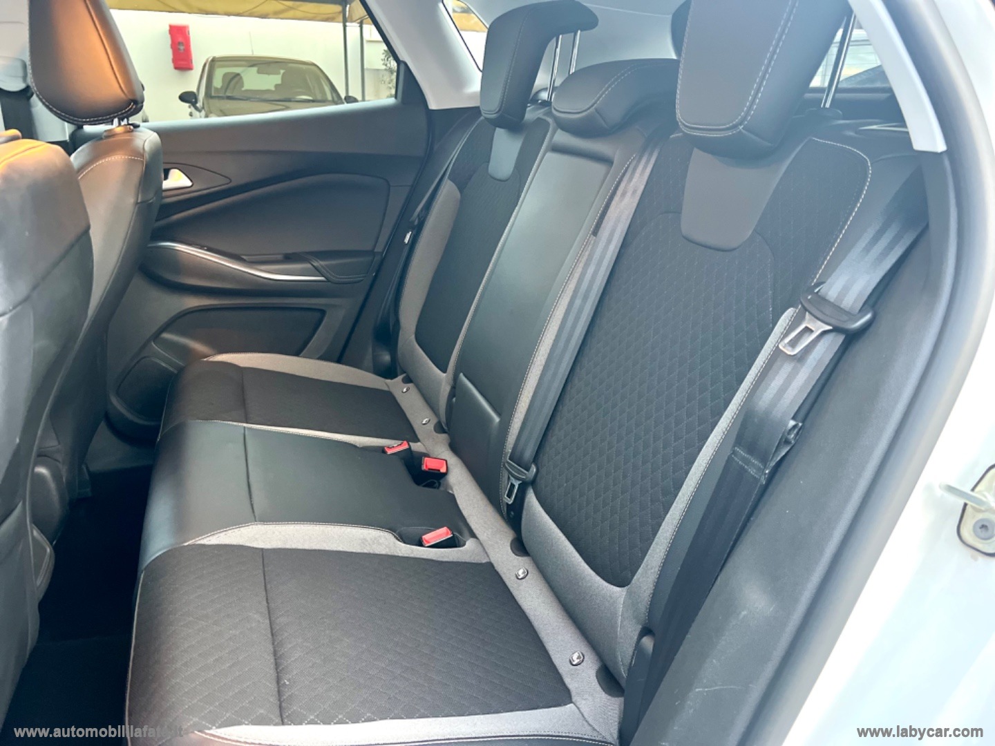 Grandland X 1.6 Hybrid Plug-in aut. FWD 04/2021 36.300KM - immagine 22