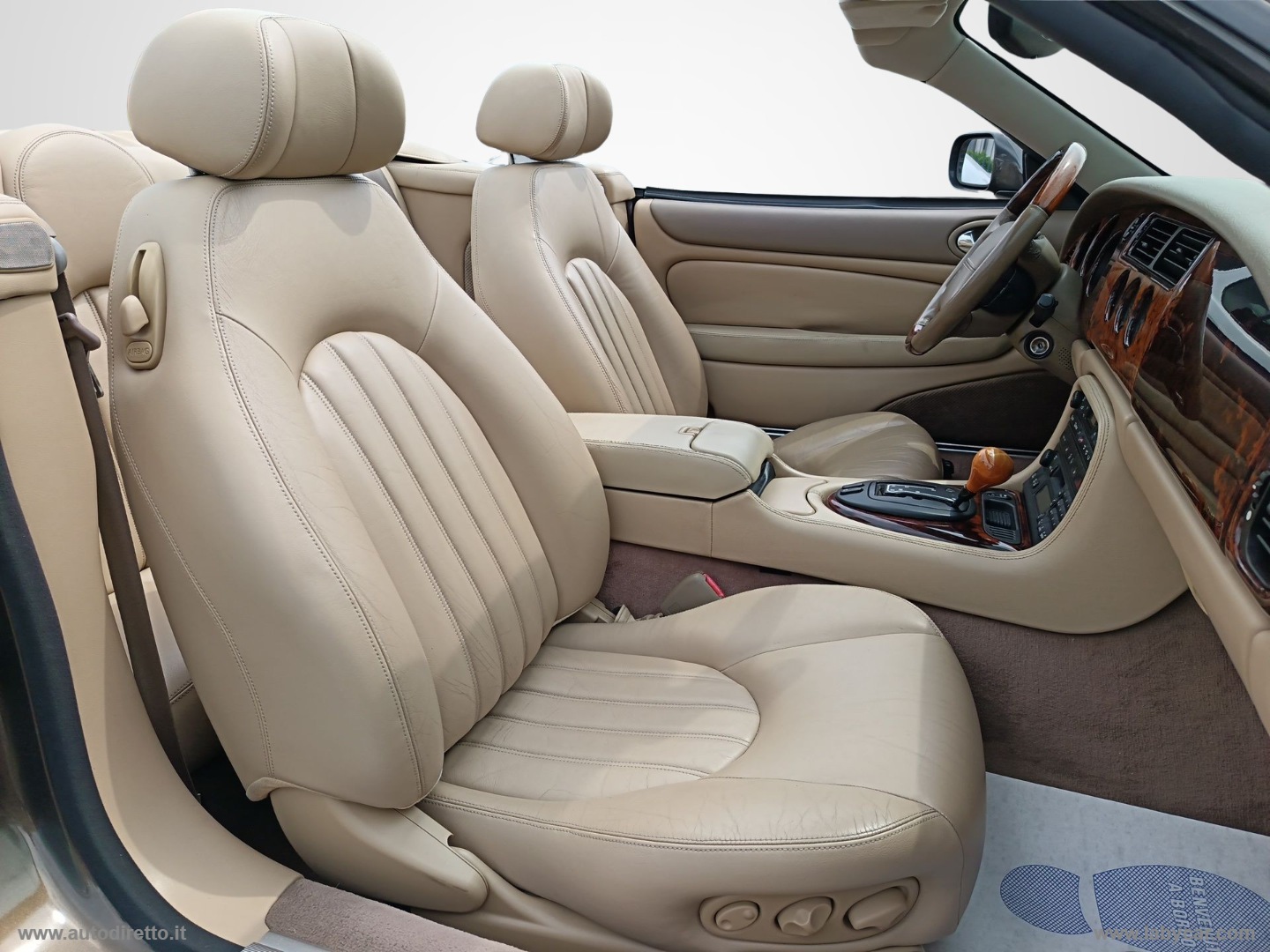 XK8 4.0 Convertibile - immagine 23