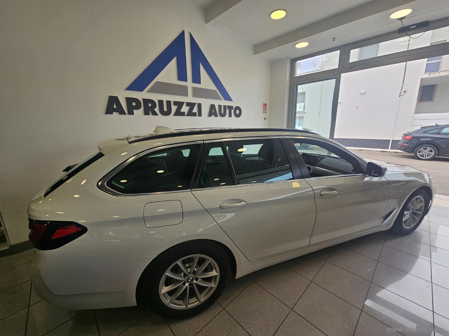 520d 48V Touring Business - immagine 23