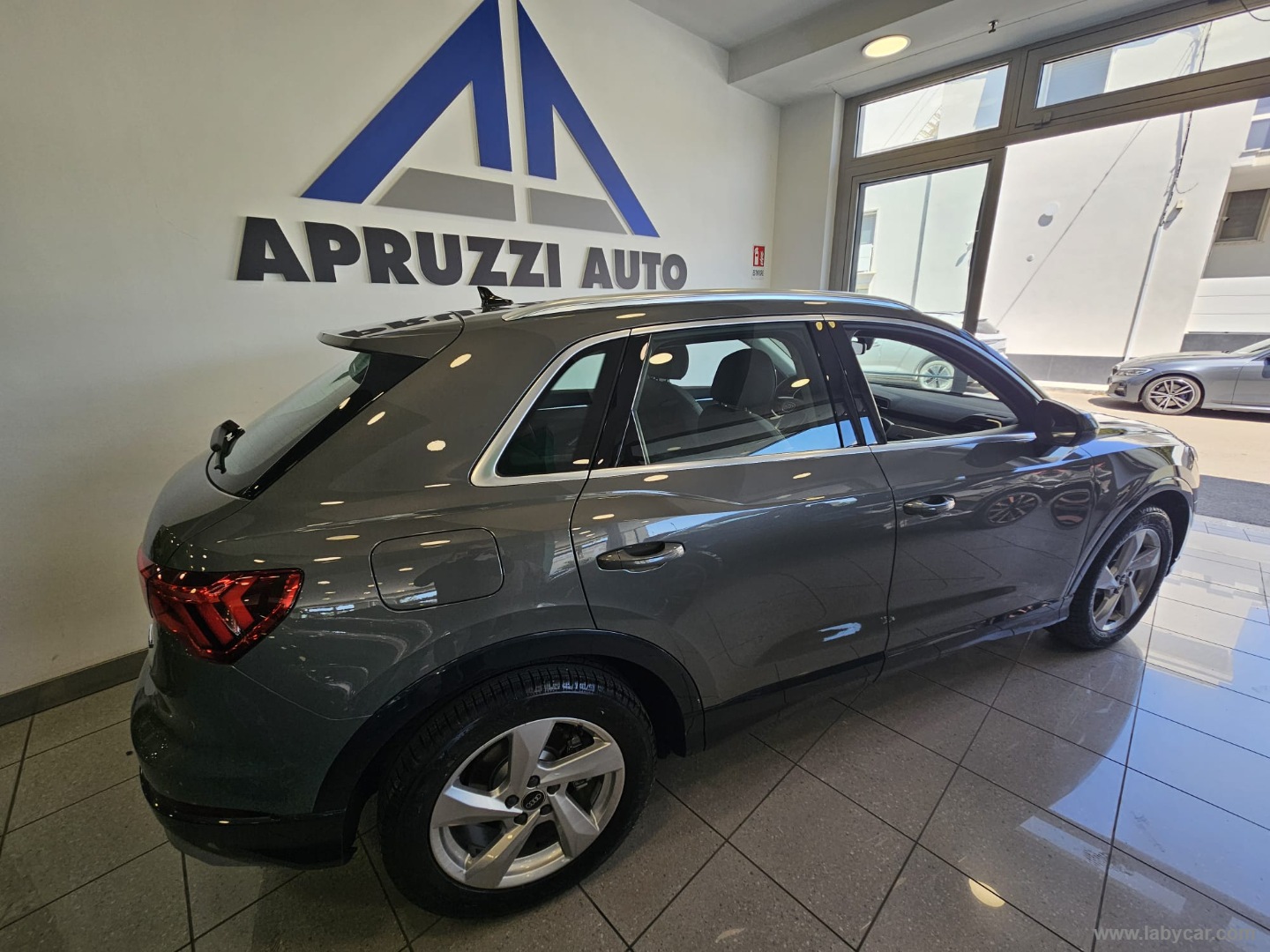 Q3 40 TDI quattro S tr. Business Adv. - immagine 23