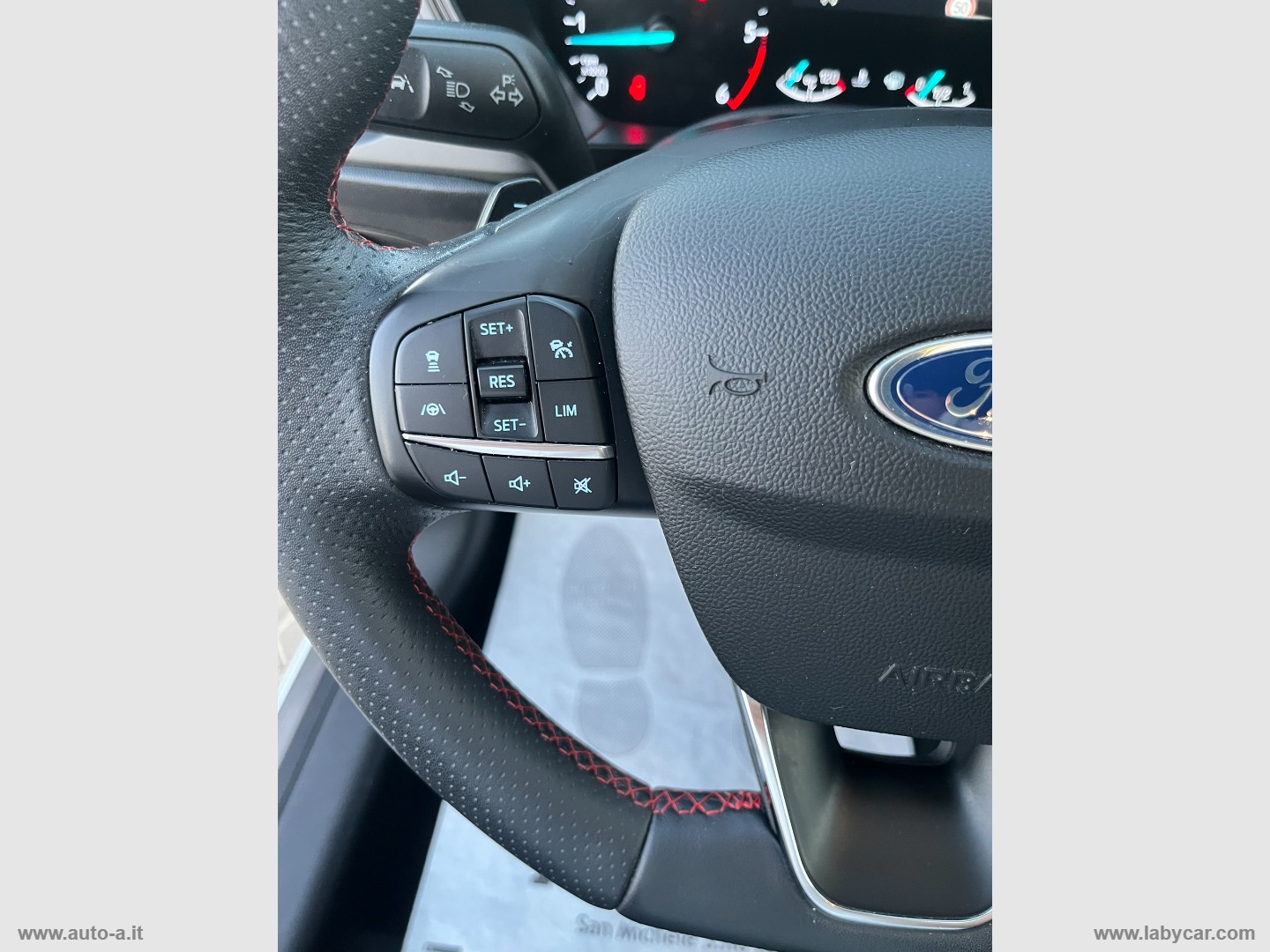 Focus 1.5 EcoBlue 120CV aut. SW ST-LINE - immagine 23