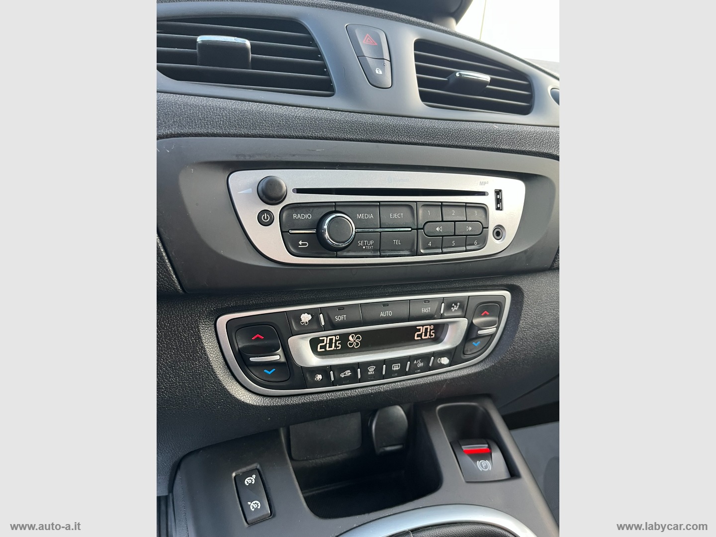 Scénic XMod 1.5 dCi 110 CV EDC Limited - immagine 23