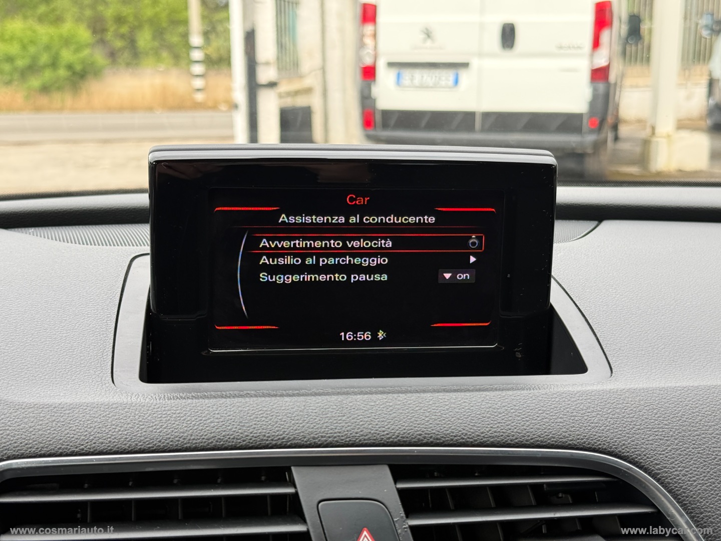 Q3 2.0 TDI 120CV Business - immagine 23
