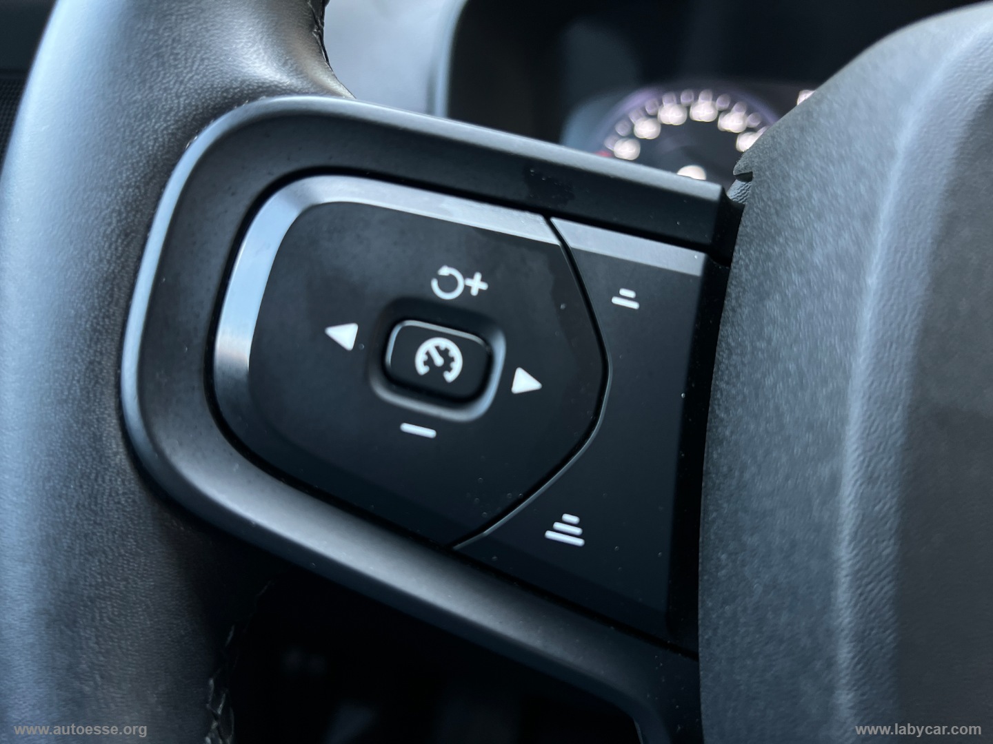 XC40 T2 automatico Essential - immagine 23